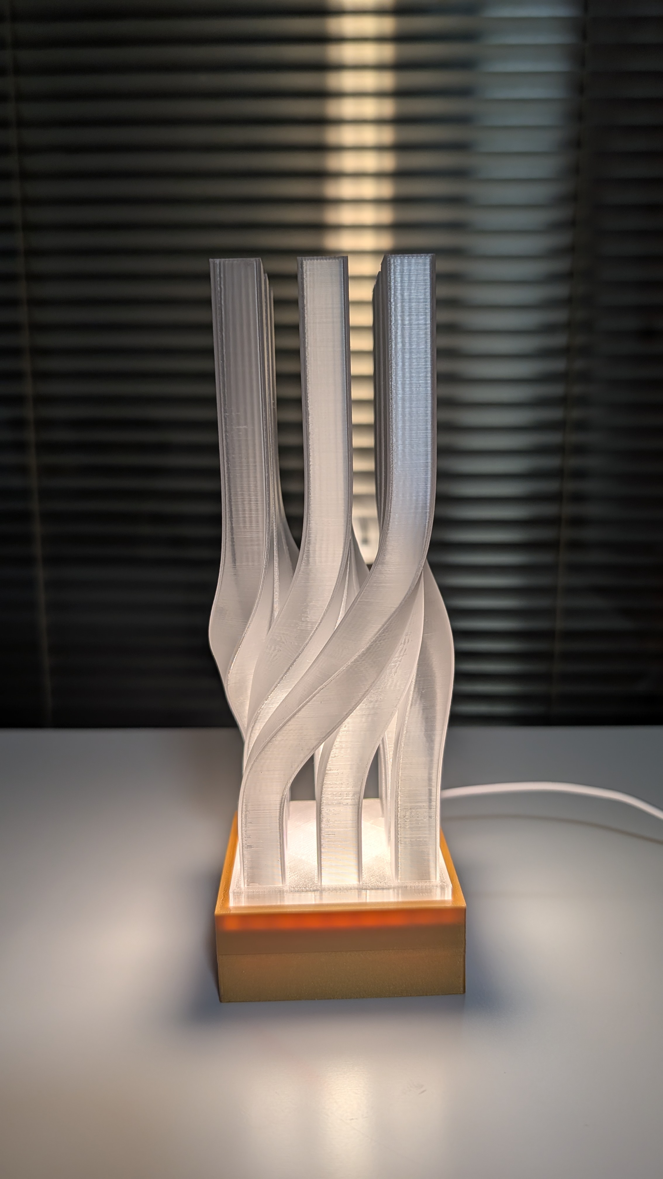 Assembled lamp view 3